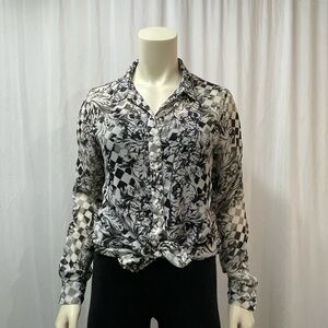 Suzy Shier Checkered Button Down Blouse Size Small